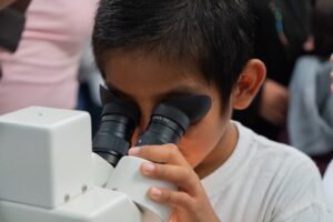 Celebran 20 años del Hospital de la Amistad con jornada recreativa para niñas y niños bajo tutela del Estado