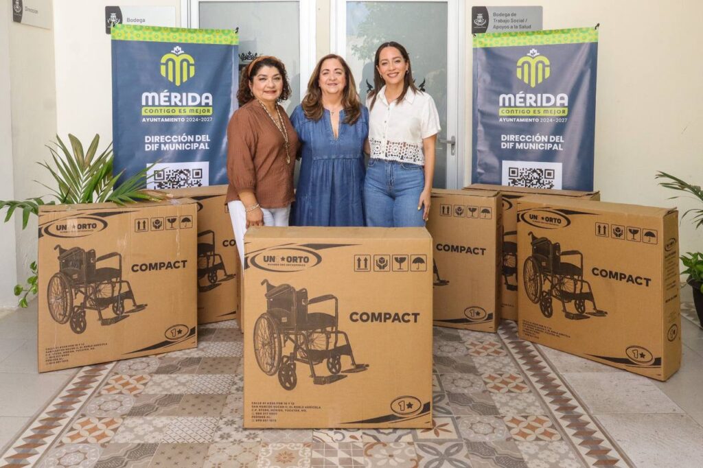 Voluntariado por Mérida dona sillas de ruedas al DIF Municipal Voluntariado por Mérida dona sillas de ruedas al DIF Municipal