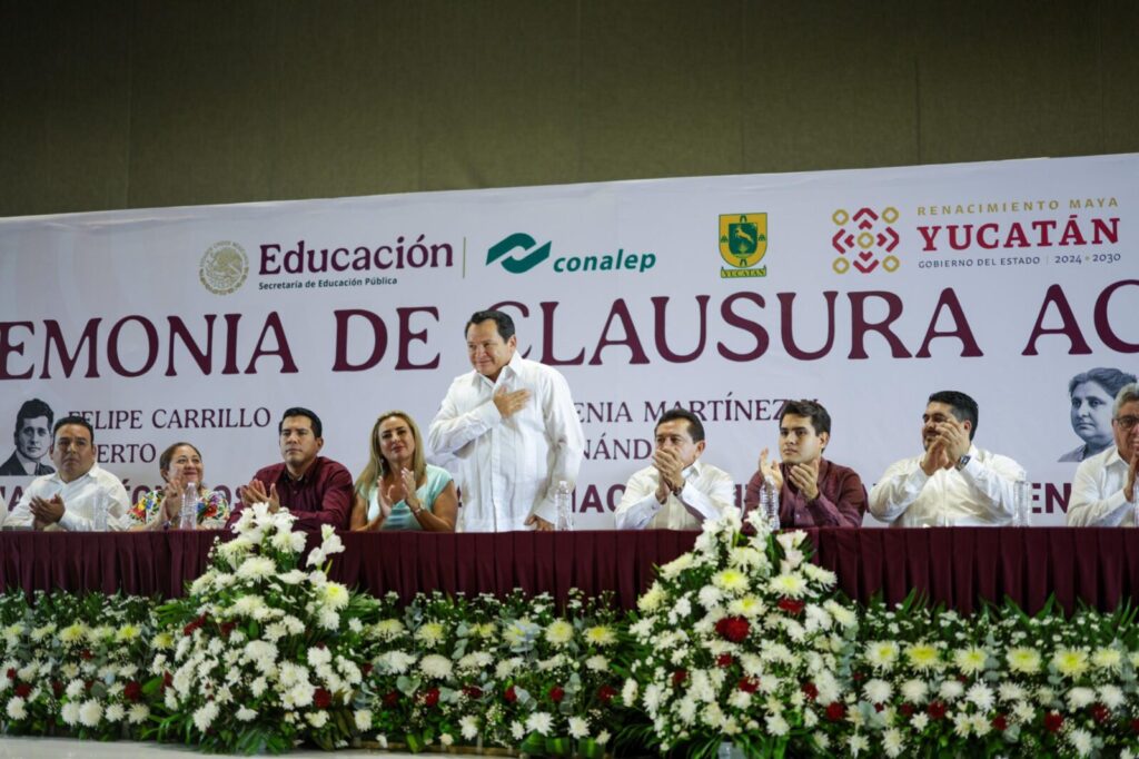 Más de 1,500 jóvenes egresan del Conalep Yucatán; anuncian becas universitarias para septiembre Más de 1,500 jóvenes egresan del Conalep Yucatán; anuncian becas universitarias para septiembre