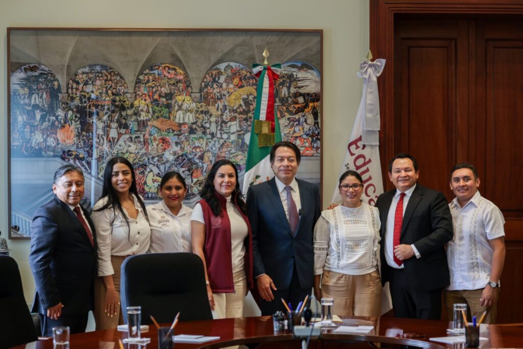 Reconocen a estudiantes yucatecos por su excelencia académica Reconocen a estudiantes yucatecos por su excelencia académica