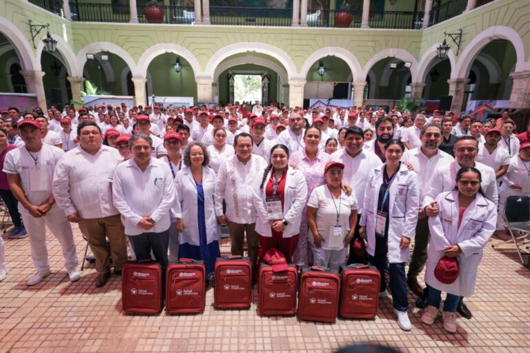Firman convenio “Salud casa por casa” para llevar atención médica gratuita hasta los hogares de Yucatán