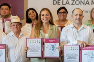 Firma Cecilia Patrón Convenio de Coordinación Metropolitana de Mérida.