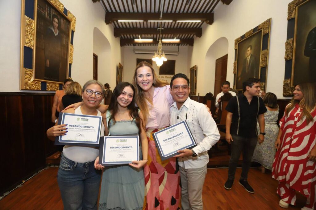 Mérida reafirma su compromiso de construir una ciudad participativa, incluyente y con visión de futuro. Mérida reafirma su compromiso de construir una ciudad participativa, incluyente y con visión de futuro.