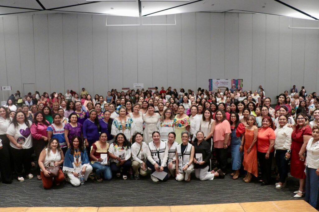 Más de 900 mujeres yucatecas alzan la voz por la igualdad y contra la violencia