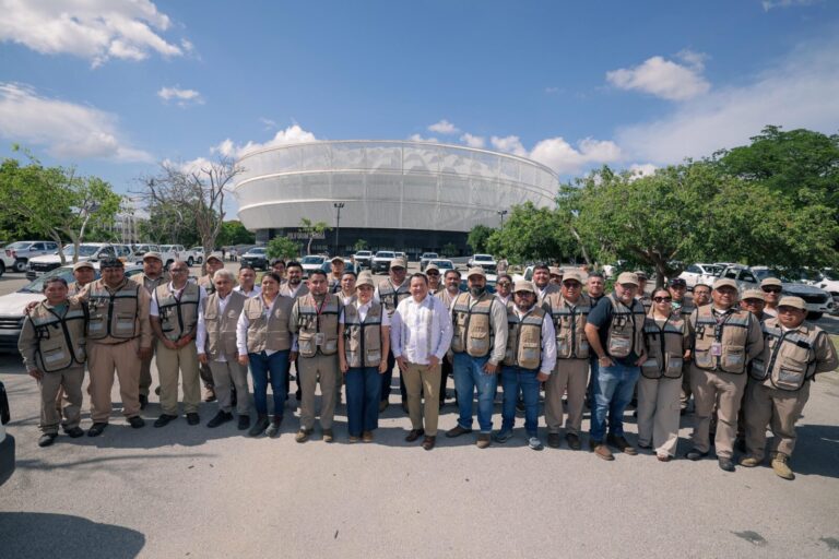 Gobierno de Yucatán refuerza fumigación masiva contra el dengue con 21 nuevos vehículos