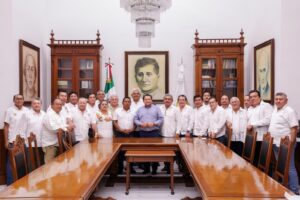 Gobierno de Yucatán y FUTV refuerzan coordinación para modernizar el transporte público