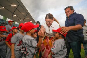 Le cumplimos a Mérida con mejores espacios deportivos para unir a la comunidad: Cecilia Patrón.