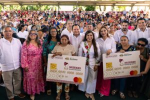 Inicia entrega de tarjetas “Elvia Carrillo Puerto” para madres autónomas de Yucatán