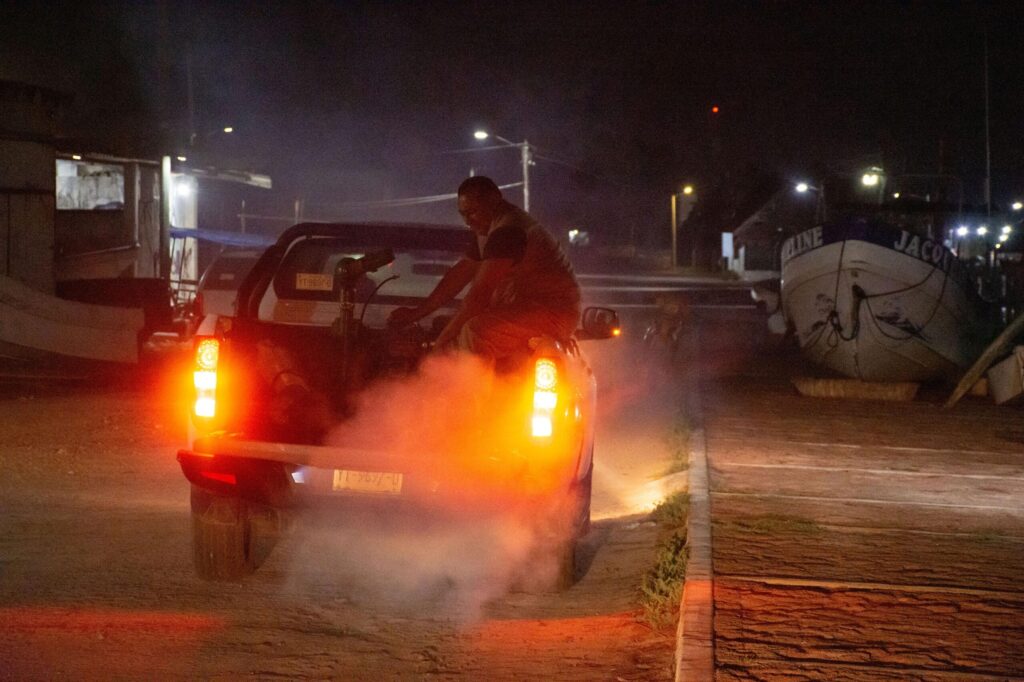 Gobierno de Yucatán intensifica operativo contra el mosquito de la ciénaga tras lluvias recientes