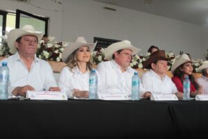 Gobernador Díaz Mena enaltece identidad tizimileña y respalda la Feria de Reyes 2026
