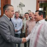Gobernador Joaquín Díaz Mena visita el set de la película “Pedro Pan” y reconoce a Yucatán como destino fílmico