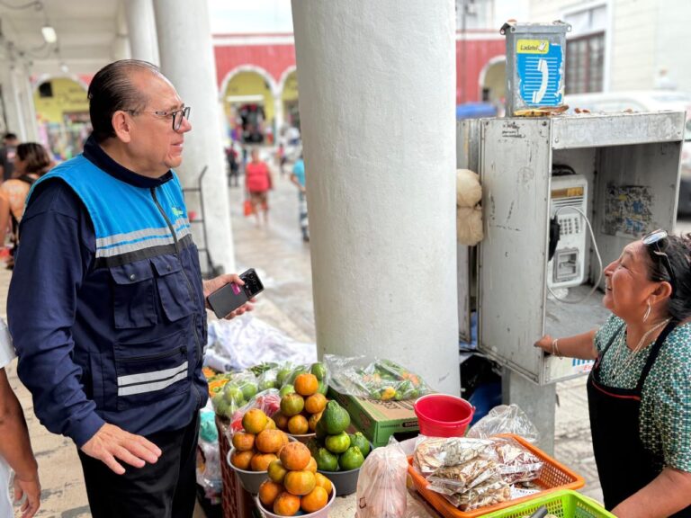 Otorga Ayuntamiento 270 permisos para venta de artículos navideños en Mérida